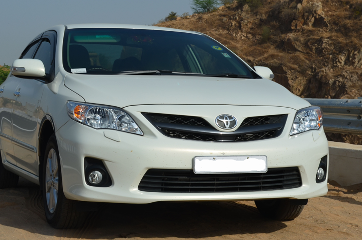 Thuê xe du lịch 4 chỗ đi Mũi Né hiệu Toyota